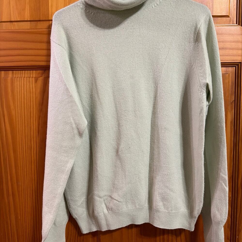 Glen Lyon 100% cashmere light mint green sweater Size Small